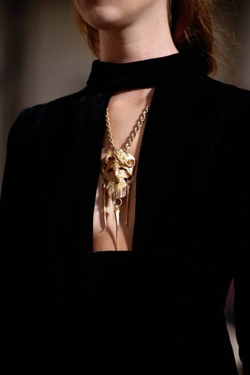 fashionworld-weekly:Valentino Fall 2015 Couture | Details