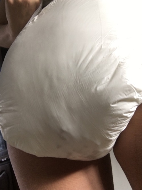 diaperedmilf:Daddy! I had a big accident 😳