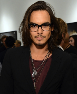 fauhxa:  WHO IS THIS!???  Tyler Blackburn,