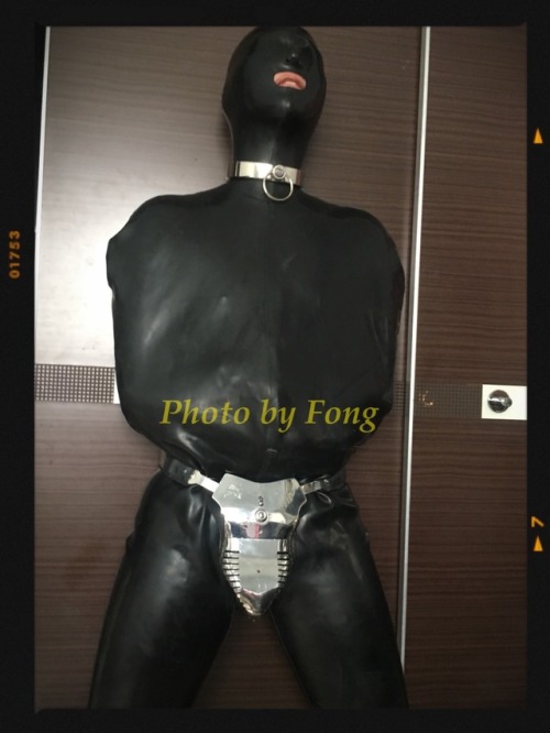 sky-fong: Crazy Friday Night Carrara ft Rubber suit and other constraints