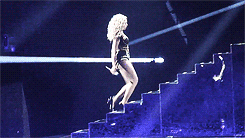 thehausofronnie:  RUN THE WORLD  Queen B