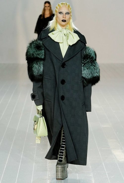 gagasgallery:  Gaga walks the runway at the Marc Jacobs’ Fashion Show in NYC. 2.18.16 