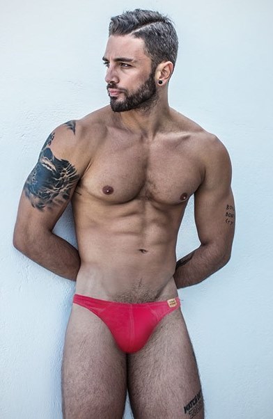 I dig those Thighs, on Speedo Guys!