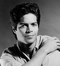 barefoot-rats:  Esai Morales (1-Octubre-1962) 