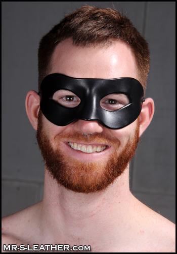 gaycomicgeek:  http://gaycomicgeek.com/sexy-male-ginger-thursday-kiss-your-ginger-today-nsfw/