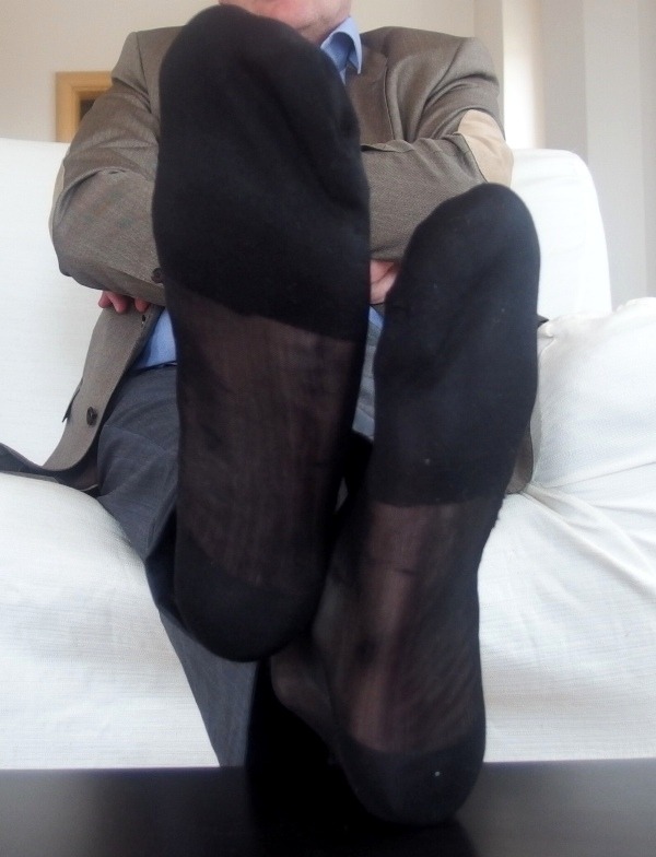 sniffingsocks:  mastersocksub:  Today’s Socks in Action Part 1 (only 1st pic on