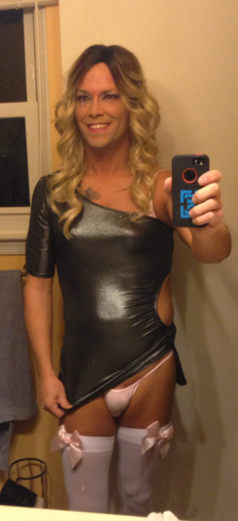 rabbitbum2001:marriedpantiboi:Selfie. Jessitrapvb on fetlife 💋💋 sexy babe xx