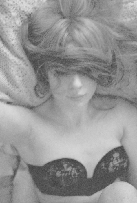 fucking-money:  Black and white blog