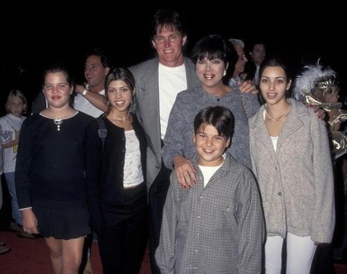 the-absolute-funniest-posts: roxannecrowther: Keeping up with the K’s