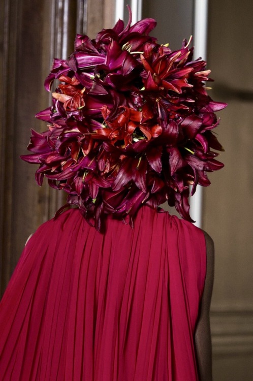 fashionweeksfaves: Valentino Fall 2018 Couture  Hair for Vana’s maiar