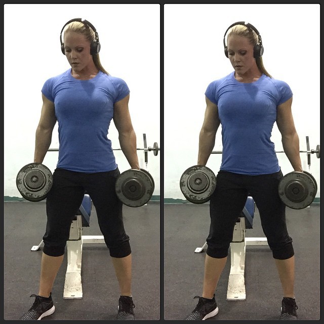 musclegirlsinmotion:  @nicolemwilkins : Pushing all that cake into my shoulders tonight