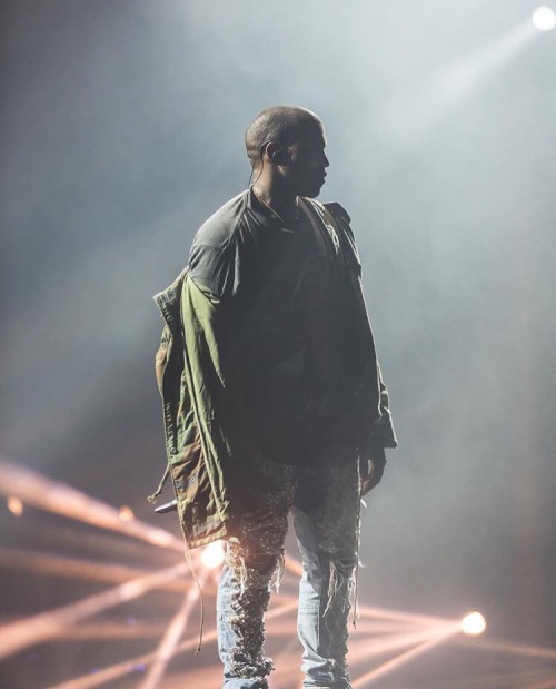 tentothirty: #10to30tentothirty.tumblr.comFuckkk all this Mainstream Pablo bullshit we want Yeezus b