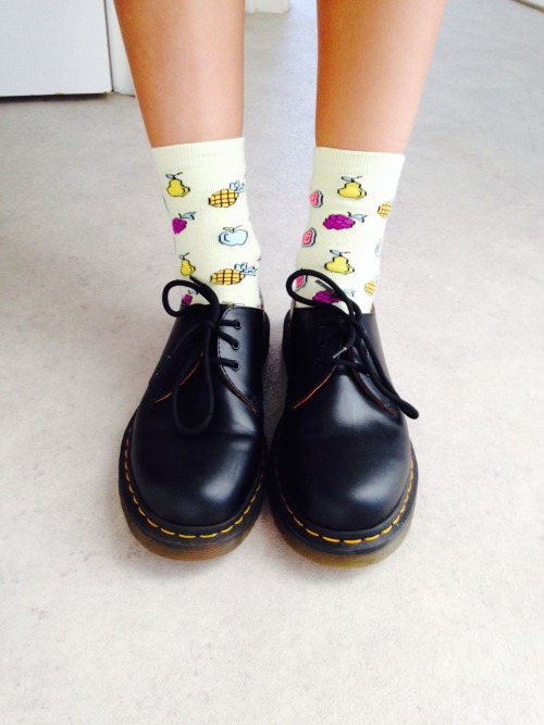 fashyen:  fruity socks