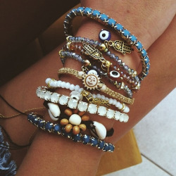 romwe:  so many bracelets~ 