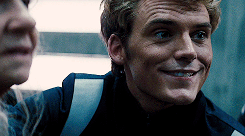 drunkromanogers:Well, don’t expect us to be too impressed. We just saw Finnick Odair in his underwea