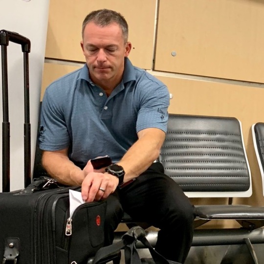 daddiesonthego:  Business Travel Daddy making sure he has all his important documents secure and ready.