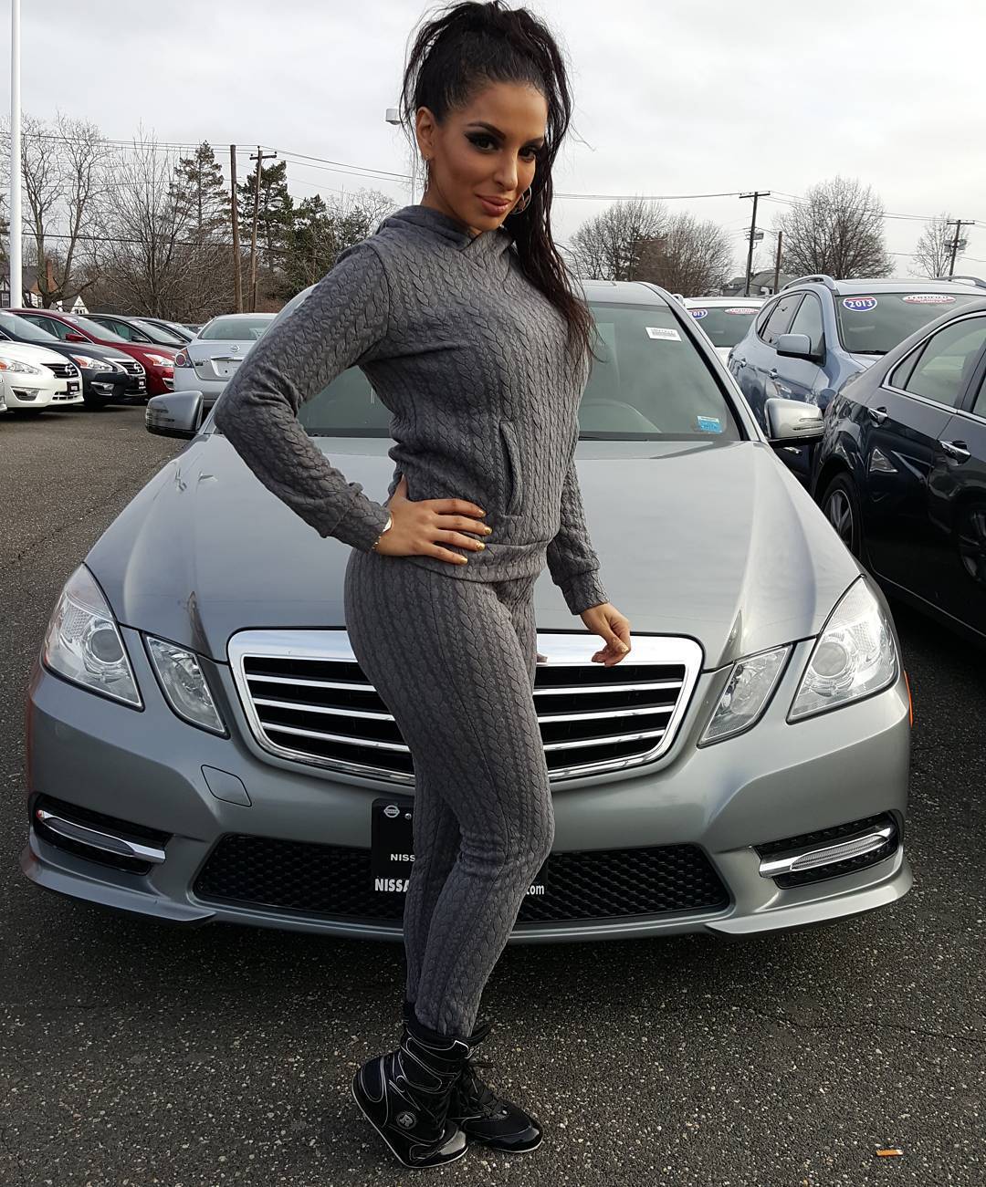 I love my new sweatsuit from @SammyDressFashion. You can purchase the same outfit