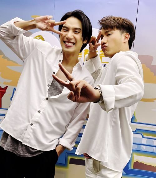 allovelyhappily: MaxTul together at the Chaonang event 