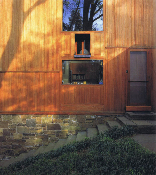 Louis Kahn - Fisher house. Pensilvania, United States. 1960-1967The home is designed as two cubes,