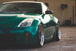 theautobible:  Juan’s Emerald 350Z by mamoscone on Flickr.