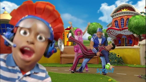 speedrunstrats: hugesucc-ess: someone who has never seen lazytown please explain this image gay marr