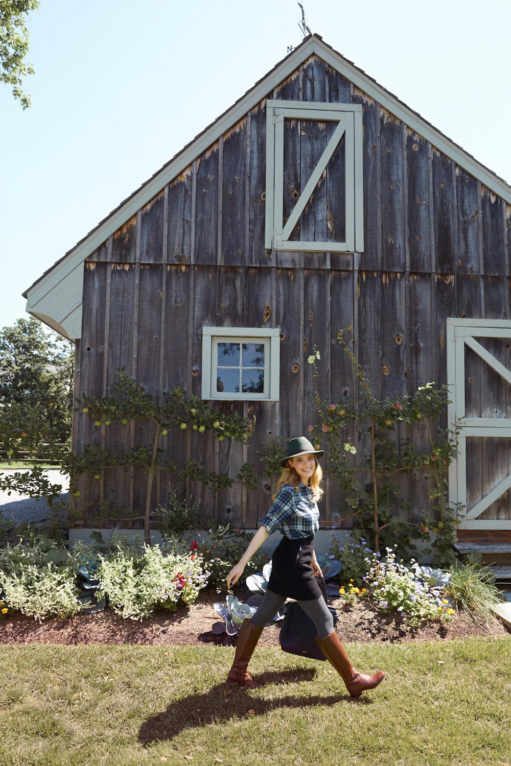 iridescentclub:  Gillian Jacobs for RedbookPh: Melanie Acevedo2014