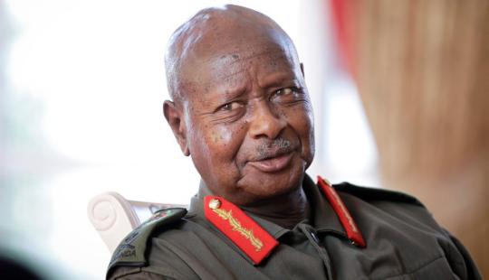 frikiskrew:    El presidente de Uganda,   Yoweri Museveni   quiere a prohibir el sexo oral: “La boca es para comer”     dijo que esta práctica puede producir gusanos en la boca. “Empujas la boca allí, puedes volver con los gusanos y ellos entran