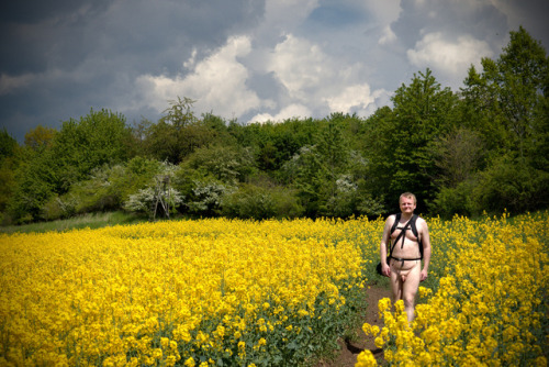 naturistsmile: Did you have fun today too? I am happy for every like or reblog. If you love to be na