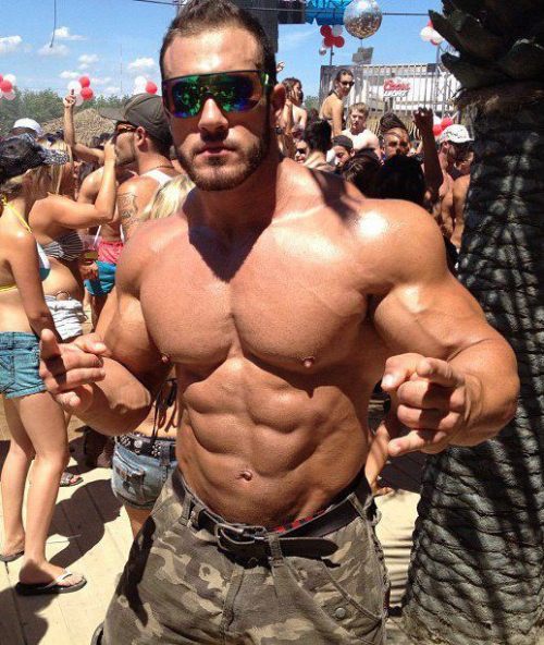 muscle-nerd:  Antoine Vaillant  Damn he&rsquo;s jacked a bit