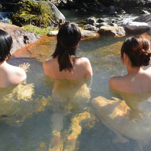   Japanese onsen, via hinasatake.   adult photos