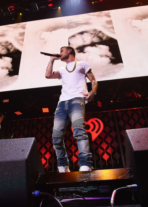 thedailypayne: Liam performing at Q102′s Jingle Ball Philadelphia - 6/12