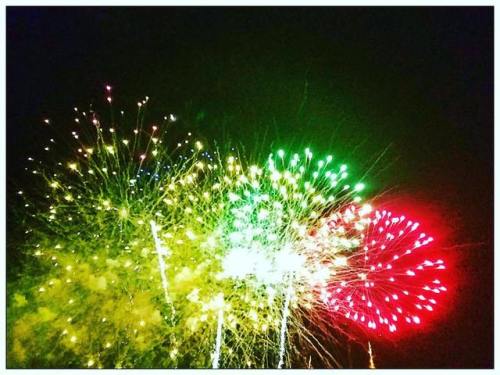 Fireworks Series: Salvo Photo taken by me in Hampton, Va. #photography #colors #vivid #salvo #firewo