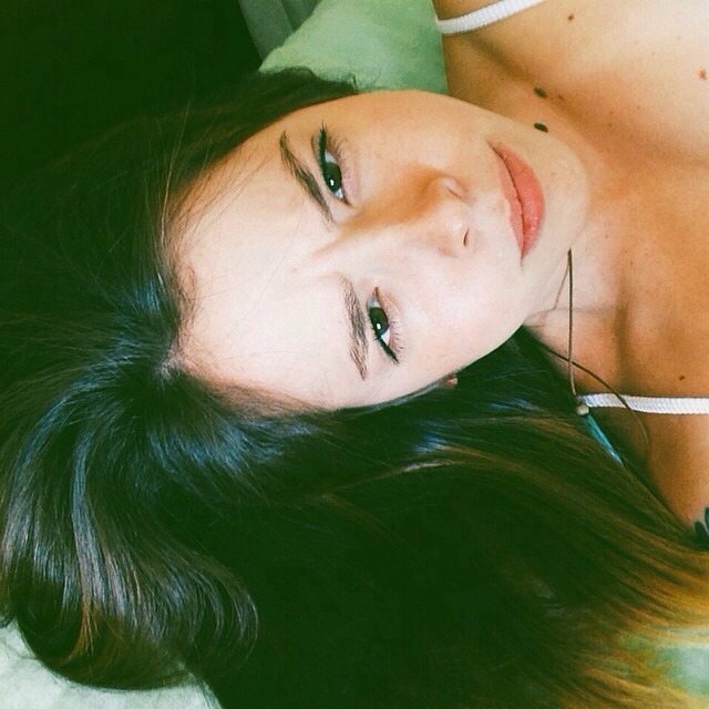 criou:  &gt; Visit My Tumblr &lt; 