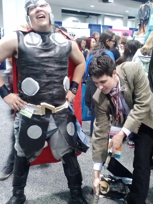 p0wersurg3: Pictures of myself in 11th Doctor cosplay at Wondercon with various celebrities ad fello