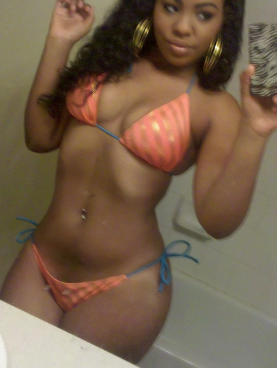 darkskinishot:   It’s easy to find a hot black chick looking for some fun! 