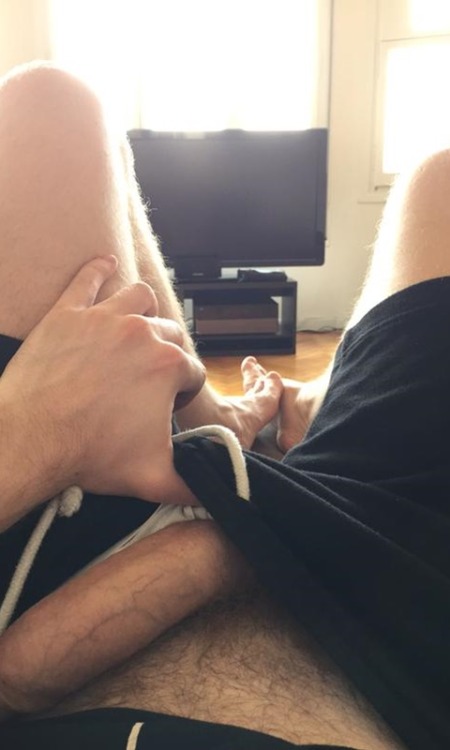 male-and-others-drugs:  Tim Kruger pelado