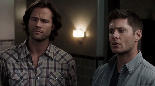 I want to know if they purposely mirrored each other here or if it was a perfect coincidental brother moment.
Sam and Dean in S12 E03, “The Foundry”
gif by supernaturalfreewill