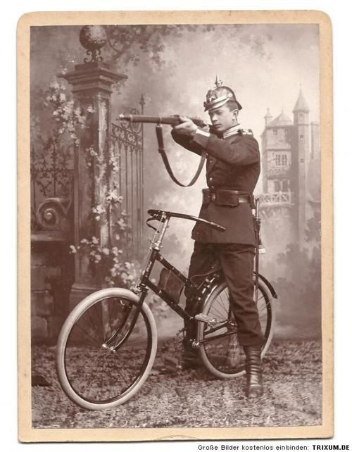 German bicycle infantryman, early 20th century.