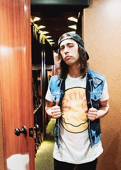 jess-davies-things:  Vic Fuentes being a porn pictures