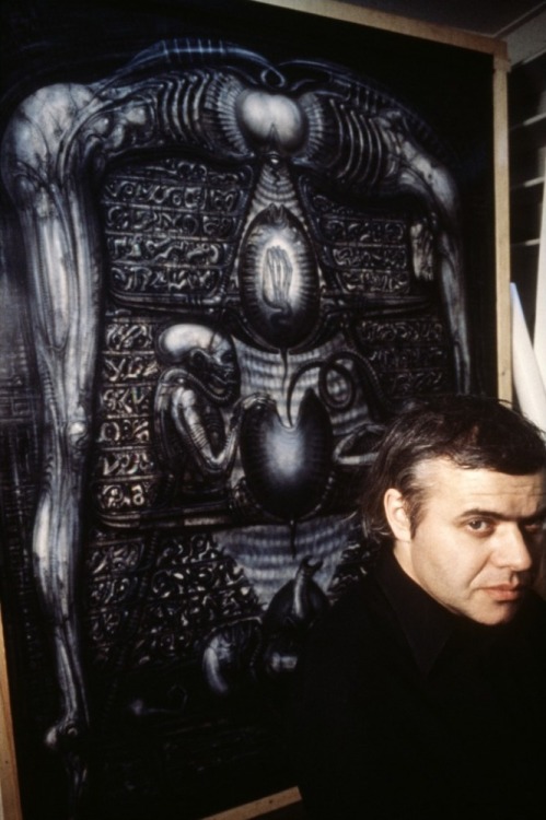 70sscifiart:  H.R. Giger on the set of Alien, creating the props, set-pieces and costumes, 1979. via Reddit