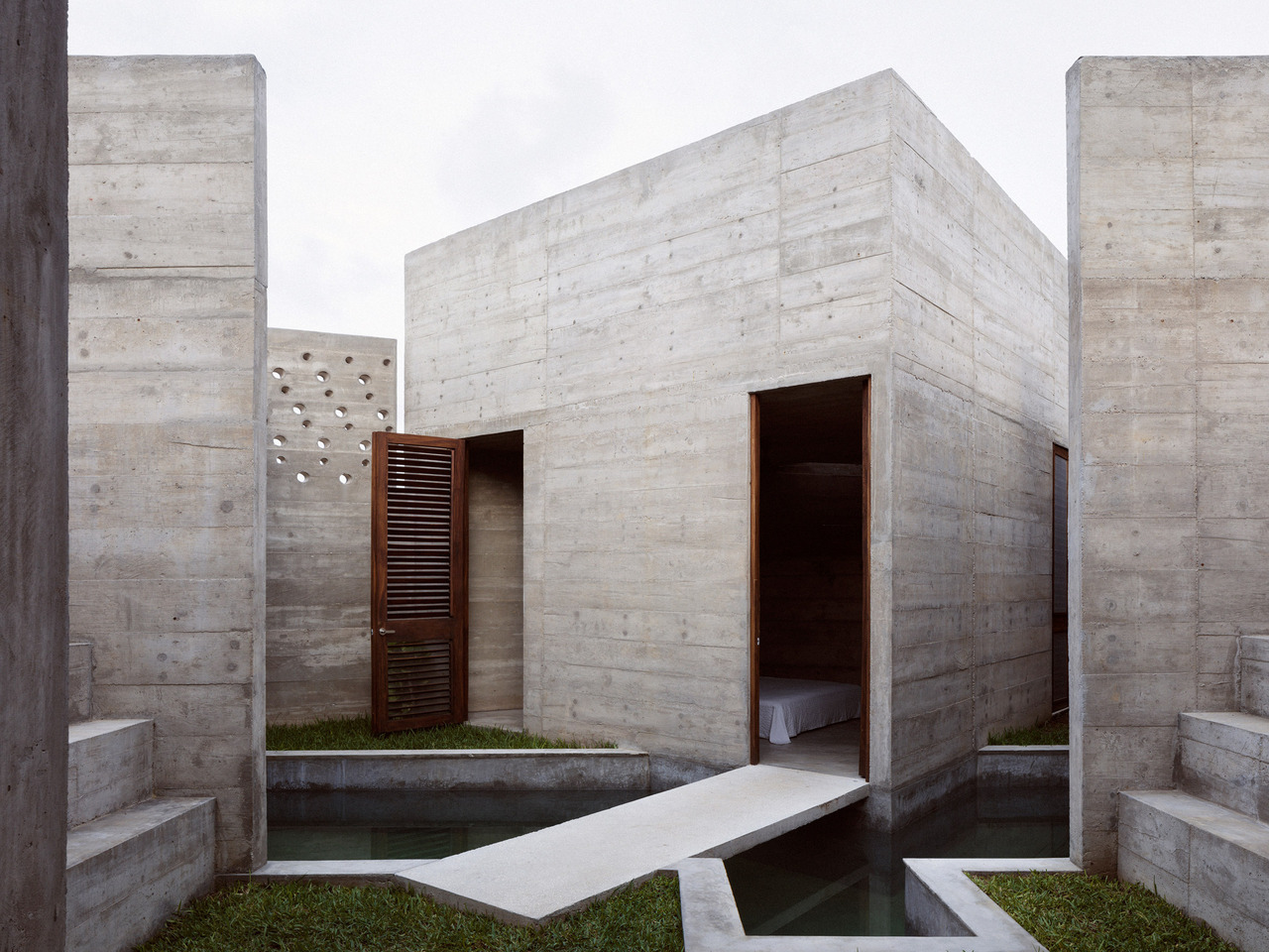 kazu721010:  ZIcatela House / Ludwig GodefroyPhotos © Rory Gardiner