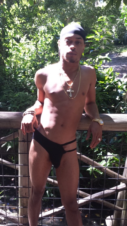 officialjovonnie:  Enjoy your weekend!