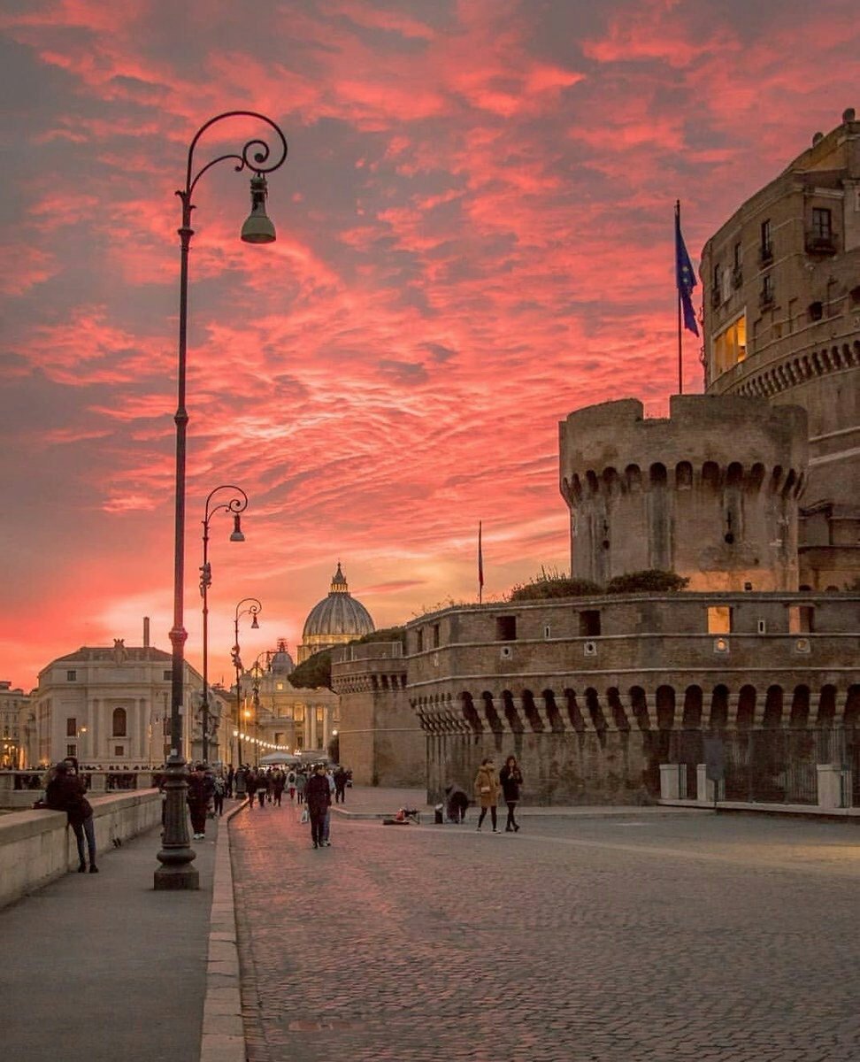 Roma'da günbatımı    Kaynak