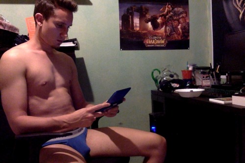 acetrainerkiefer:Monday night feat. lvl 98 doublade & underwear