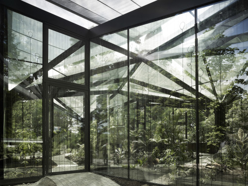 88floors:  Greenhouse Botanical Garden Grueningen by idA 