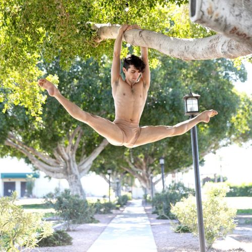 lovelyballetandmore: Serafín Castro  | Photo by  Beth Phillips  