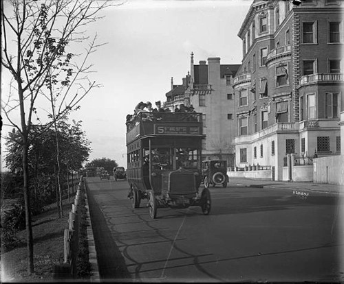 newyorkthegoldenage:A double-decker bus on Riverside Drive, 1920.Photo: William J. Roege via NY Hist