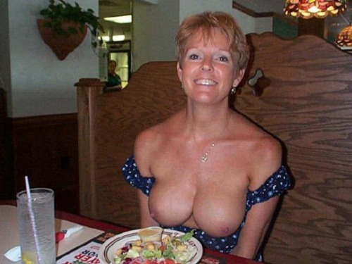 beautifulwives2:See more beautiful women doing the things they like to do at www.beautifulwives2.tumblr.com.
