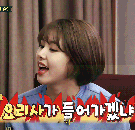 blankjiace:Chaeyoung getting scolded by Sana is the cutest