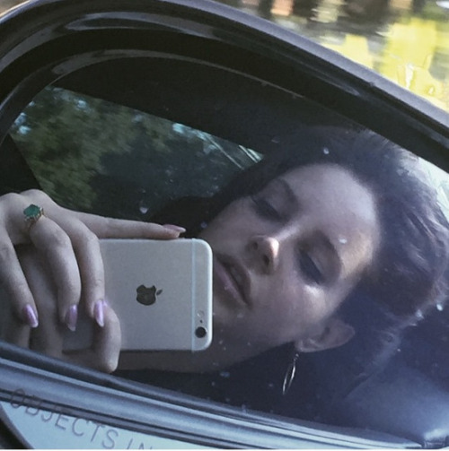 lindsaychrist: zodiacbaby: pinupgalore-lanadelrey: Lana Del Rey’s 2015 Instagram selfies you know sh